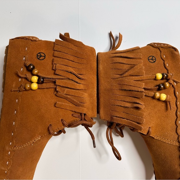 New Fringed Moccasins in Tan - Picture 4 of 14